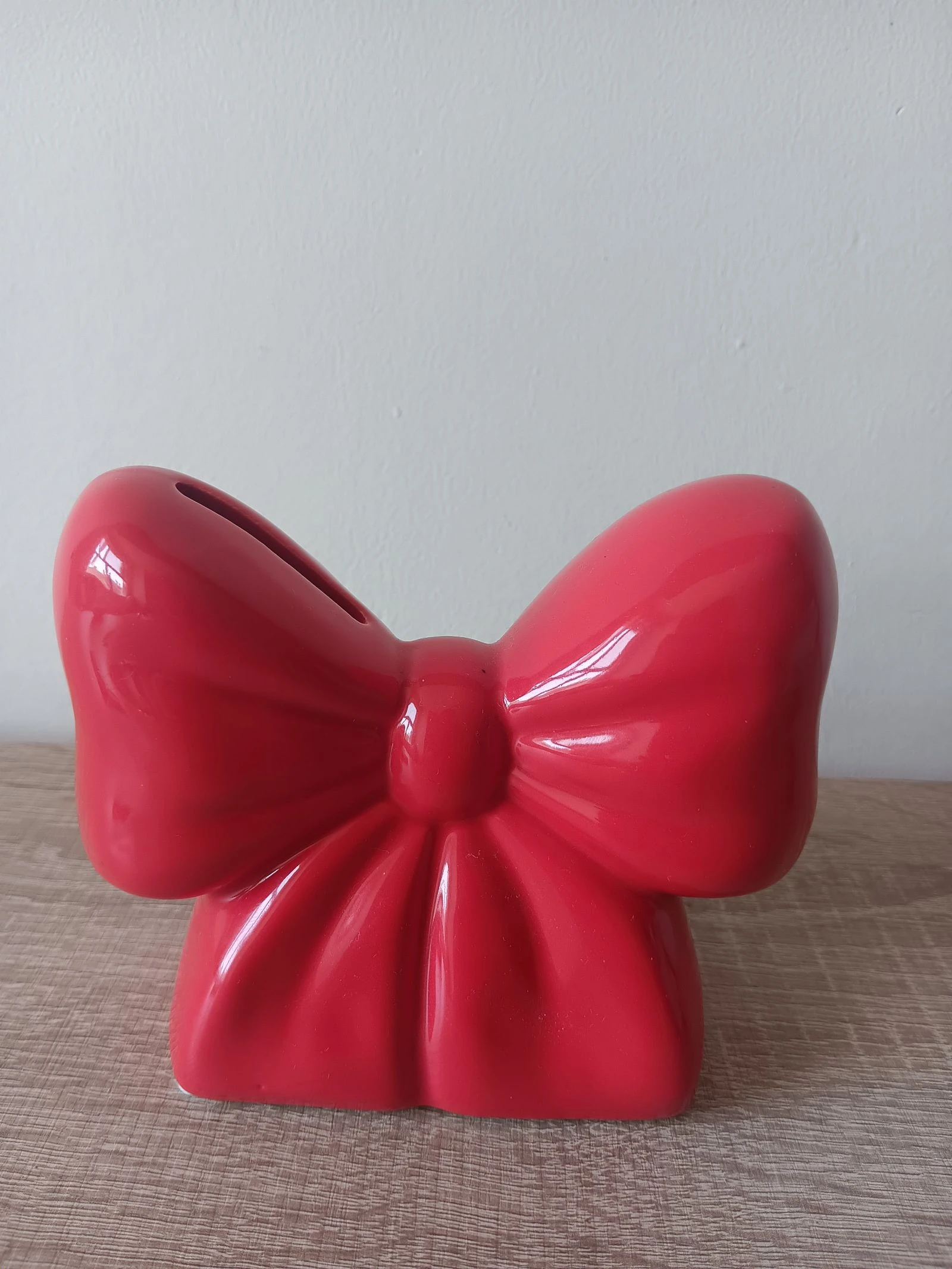 Money bank nueva cerámica roja. 12.4x6.2x10.2 cm